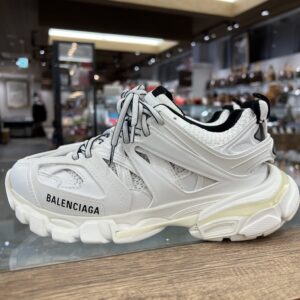 BALENCIAGA 販売 盛岡】4月!!春です!!🌸!!BALENCIAGA バレンシアガの春コーデに合わせたいスニーカー👟 - 質屋かんてい局  盛岡店