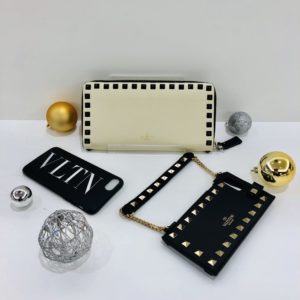 【盛岡　ヴァレンチノ　販売】　iPhoneケース　ラウンドファスナー財布