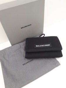 【バレンシアガ　507481　3つおり財布】を盛岡市のお客様よりお買取させて頂きました！