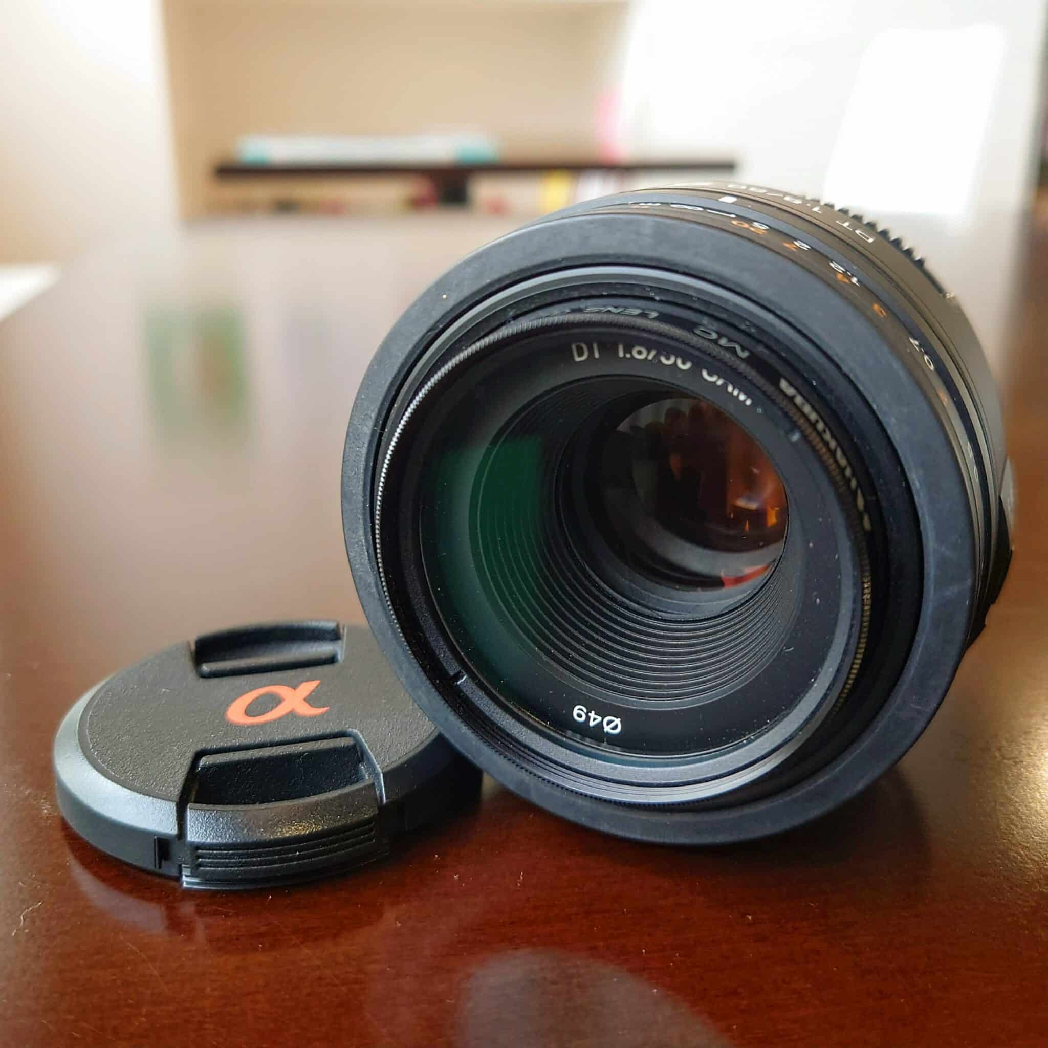 【カメラ　販売】SONYデジタル一眼カメラ単焦点レンズ入荷中です‼