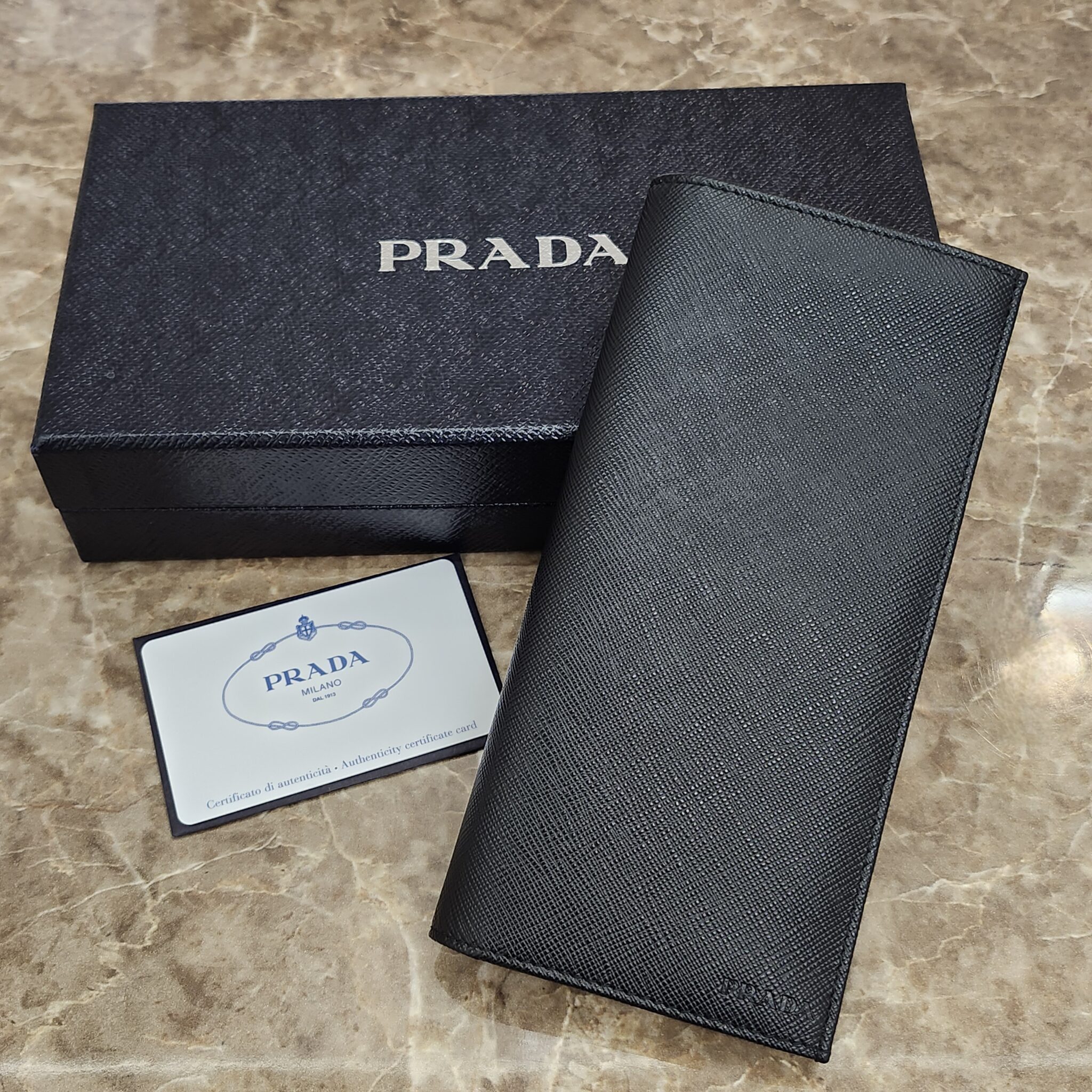 【買取　盛岡　PRADA】プラダ　2MV836　サフィアーノ長財布を盛岡市のお客様よりお買い取りさせていただきました！