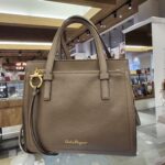 【FERRAGAMO フェラガモ EE21F478 エイミー】を盛岡市のお客様よりお買取りさせていただきました！