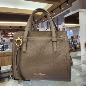 【FERRAGAMO フェラガモ EE21F478 エイミー】を盛岡市のお客様よりお買取りさせていただきました!