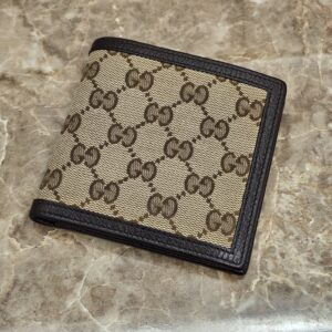 【買取 入荷 盛岡 グッチ GUCCI】グッチ 二つ折り財布 150413  を盛岡市のお客様よりお買取させていただきました！