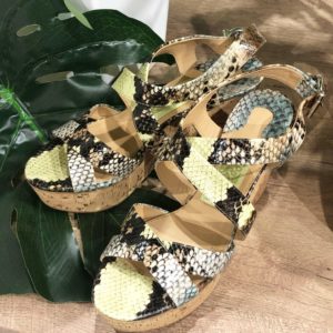 【フェラガモ　買取　盛岡】フェラガモ　パイソン柄ウエッジソールサンダルをお買取りさせていただきました