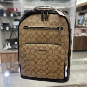 【ブランド 販売】シグネチャー柄×内側のブラウンカラーが秋っぽくて可愛い💕コーチのバックパックが入荷しました👏🏼