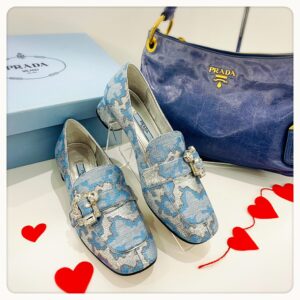 【PRADA 販売 盛岡】PRADA プラダのバッグとパンプスでブルーコーデ♡