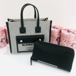【バーバリー　販売】🌸お花見のお出かけコーデに！ツートンキャンバス＆レザー ミニフレヤトート