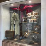 【ブランド 販売】入口のハイケースのディスプレイを変更いたしました🤎