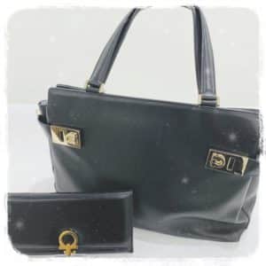 【フェラガモ 販売 盛岡】秋に欲しくなる!!シンプルなのに高級感!!フェラガモのガンチーニ2WAYバッグと長財布