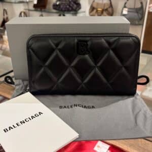 【バレンシアガ　販売】毎日ウォレットがたくさん入荷しています🙌バレンシアガの素敵な長財布のご紹介です🙋‍♀️