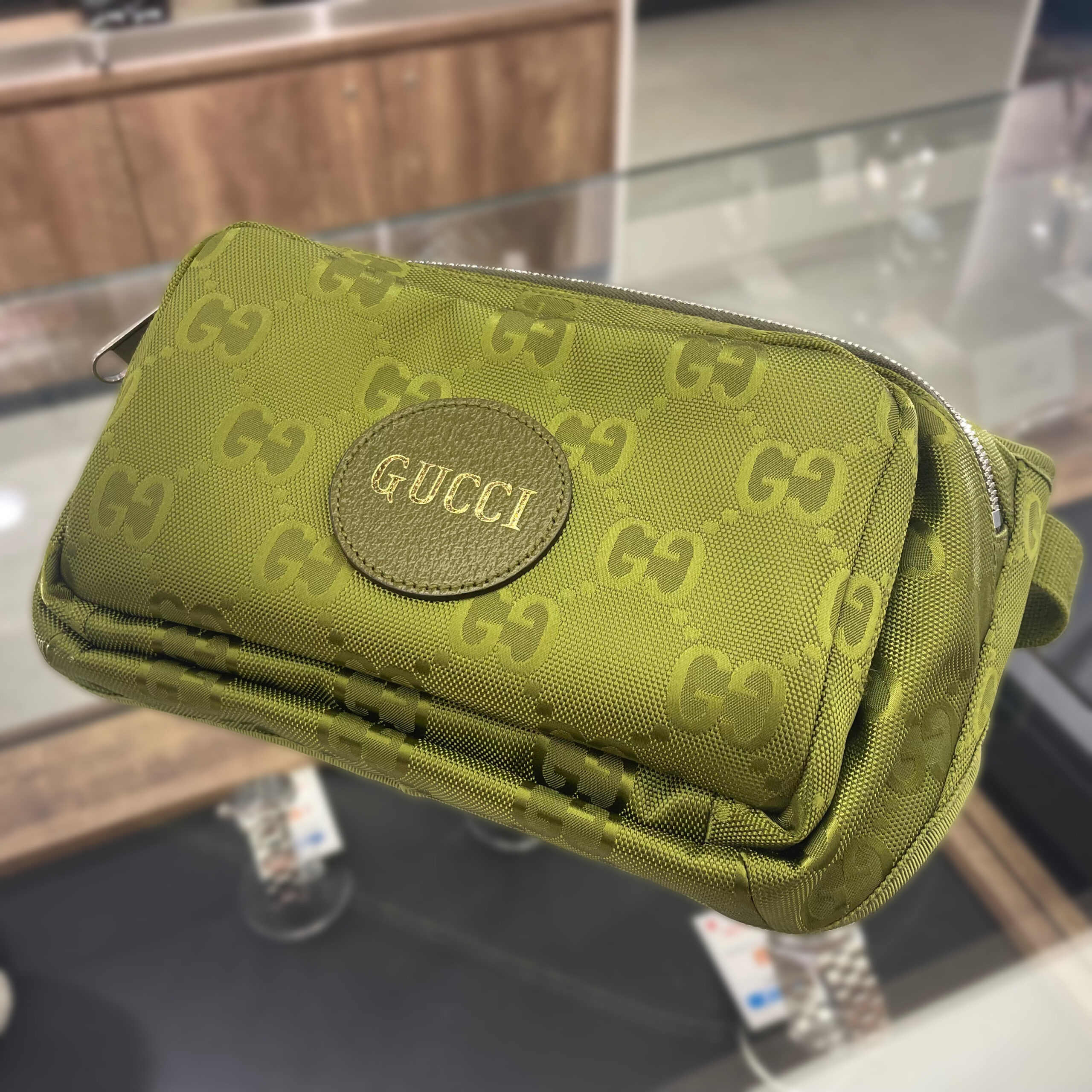 【グッチ 販売】両手を空けてらくらく♪GUCCIのGG柄のウエストポーチが入荷しております✨✨