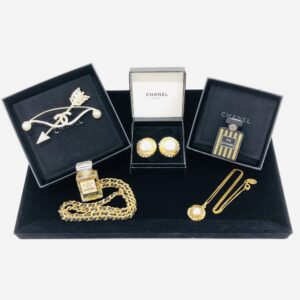 【シャネル　販売　盛岡】シャネルの象徴的な香水『NＯ.5』のモチーフがかわいい✨アクセサリー