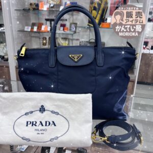 【PRADA　販売】ちょっとそこまでのお出かけに持ちやすい👜プラダから万能バッグ入荷中です😊