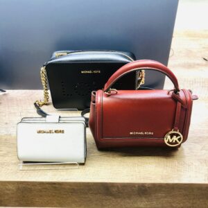 マイケルコース❤️タグ付き新品ショルダーバッグ63,800円2025年福袋☆ マイケルコース❤️タグ付き新品ショルダーバッグ63,800円2025年
