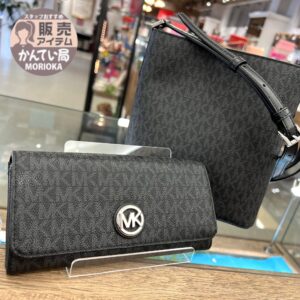 【ブランド　販売】若い世代に人気のブランド💡MICHAEL KORS マイケルコース😋😋