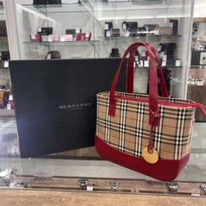 【バーバリー 販売】かんてい局盛岡店のクリスマスフェアで、素敵なバッグをGETしてくださいね🙌