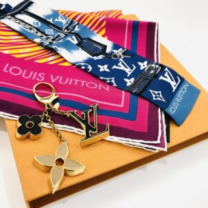 【ルイヴィトン　販売　盛岡】ちょっとした小物で毎日のコーデが楽しくなる！！スカーフ＆チャーム