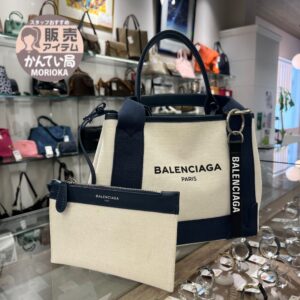 【バレンシアガ 販売】SNSコーデでも話題❣《BALENCIAGA》の小物をアクセントにしてみませんか😉👌
