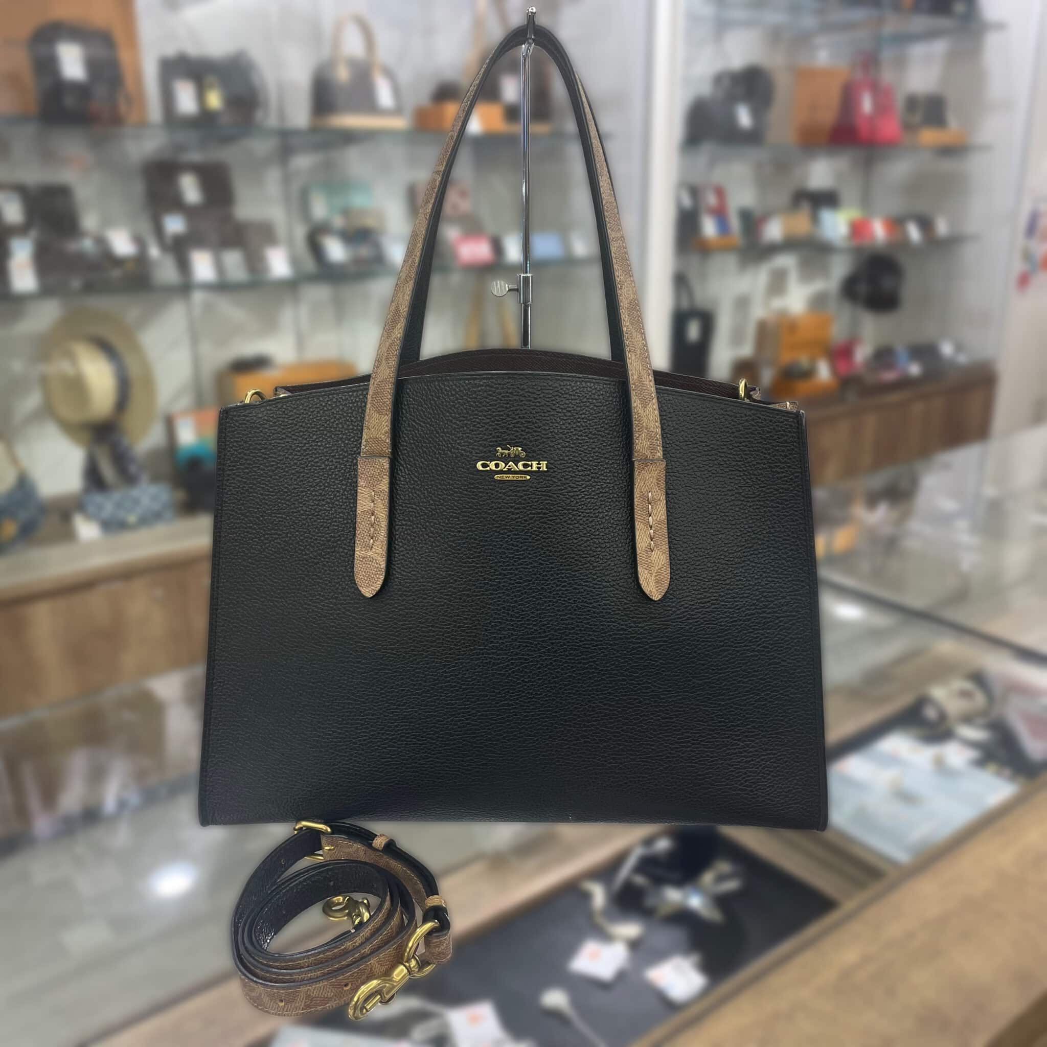 【コーチ 販売】シンプルだからこそ映える、大人のCOACHバッグ が入荷しております✨