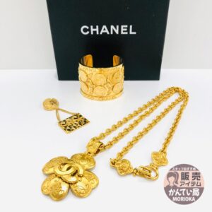 【シャネル　販売】ゴージャス感がたまらない！！ゴールドカラーが印象的なヴィンテージシャネル