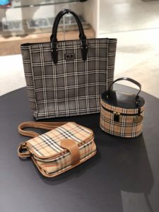 【盛岡　ブランド　販売】BURBERRY　バーバリー　チェック柄のアイコンバッグ　
