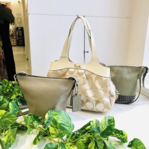 【コーチ　販売　盛岡】1970年代から続くコーチのアイコンバッグ　ダッフルサック&シグネチャーが印象的なハンドバッグ