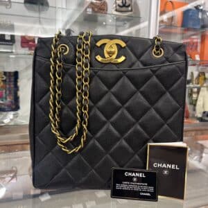 【シャネル　販売】大人気CHANELから、キャビアスキンチェーントートバッグが入荷いたしました😍