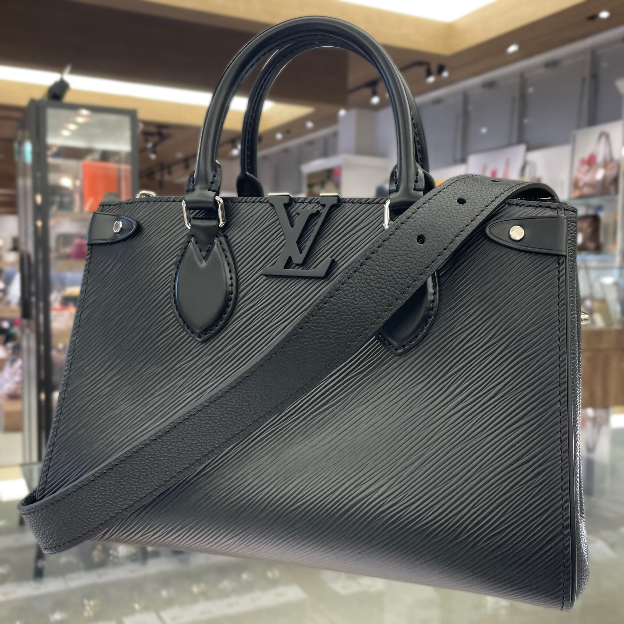 【ルイヴィトン 販売】エピレザーが高級感たっぷり✨ M57680グルネル・トートPMが入荷しました🖤🖤