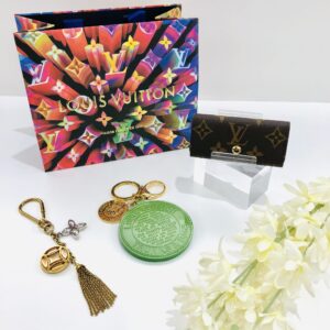 【ルイヴィトン　販売　盛岡】この春からひとり暮らしする方へオススメ✨　チャーム＆キーケース