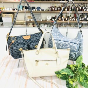 【コーチ 販売 盛岡】デイリーユースできる爽やかなカラーのバッグ