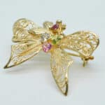 【ジュエリー 販売】上品で大人可愛いリボンモチーフが素敵🎀✨K18リボンモチーフブローチはいかがですか❓