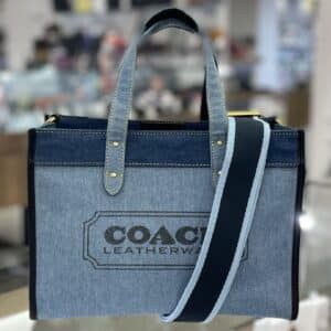 【コーチ 販売】爽やかなブルーの色味が素敵なCOACHの2WAYバッグが入荷中です💙