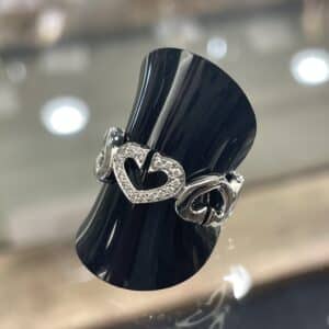 【ジュエリー 販売】Cハートのデザインが存在感抜群！色々なシーンで大活躍してくれそうなリングが入荷中です🫶🏻