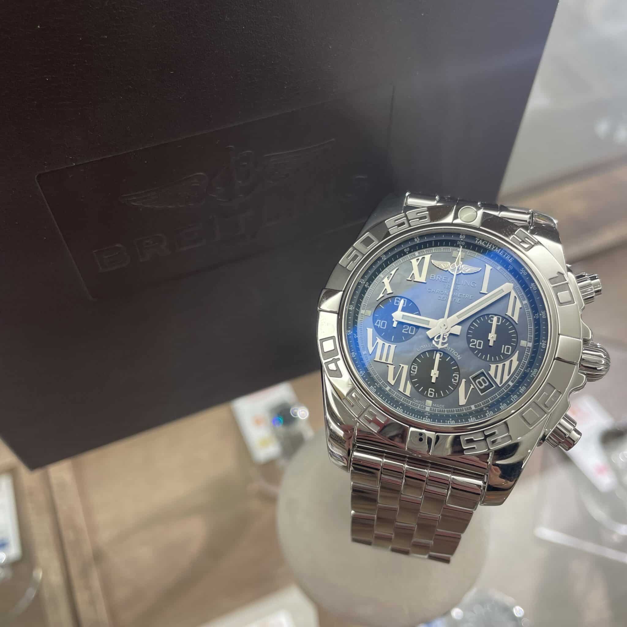 【時計 販売】日本限定で500本のみ発売されたクロノマット44が入荷中です💙