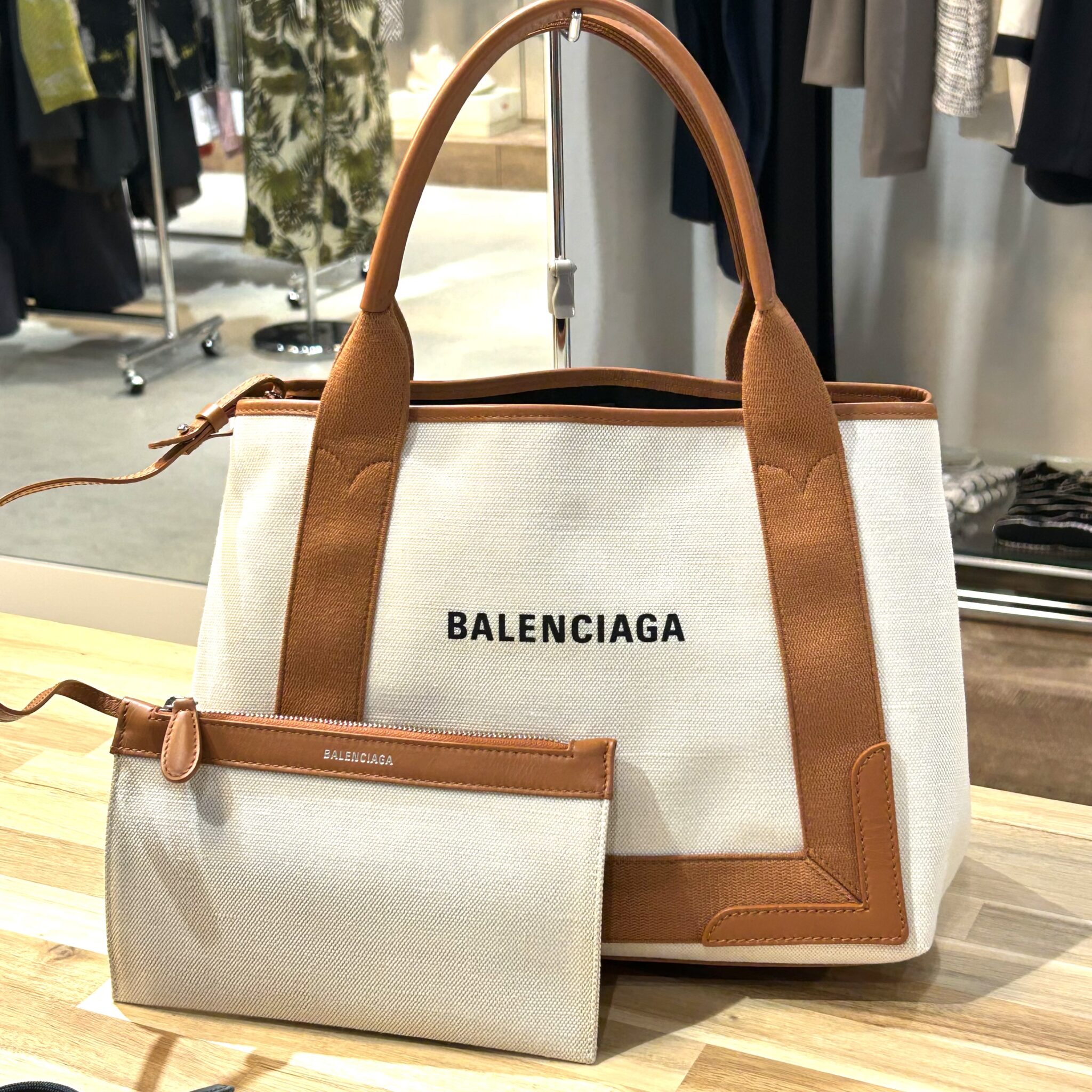【BALENCIAGA　バレンシアガ　買取　盛岡】BALENCIAGA　ネイビーカバスSを盛岡市のお客様からお買取りさせていただきました！