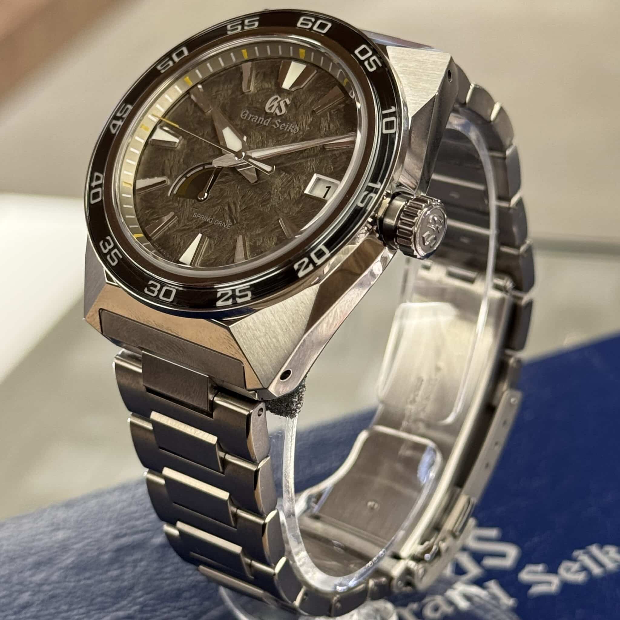 【時計　販売】人気のGrand Seiko グランドセイコーから、素敵な時計が店頭に入荷しました⌚