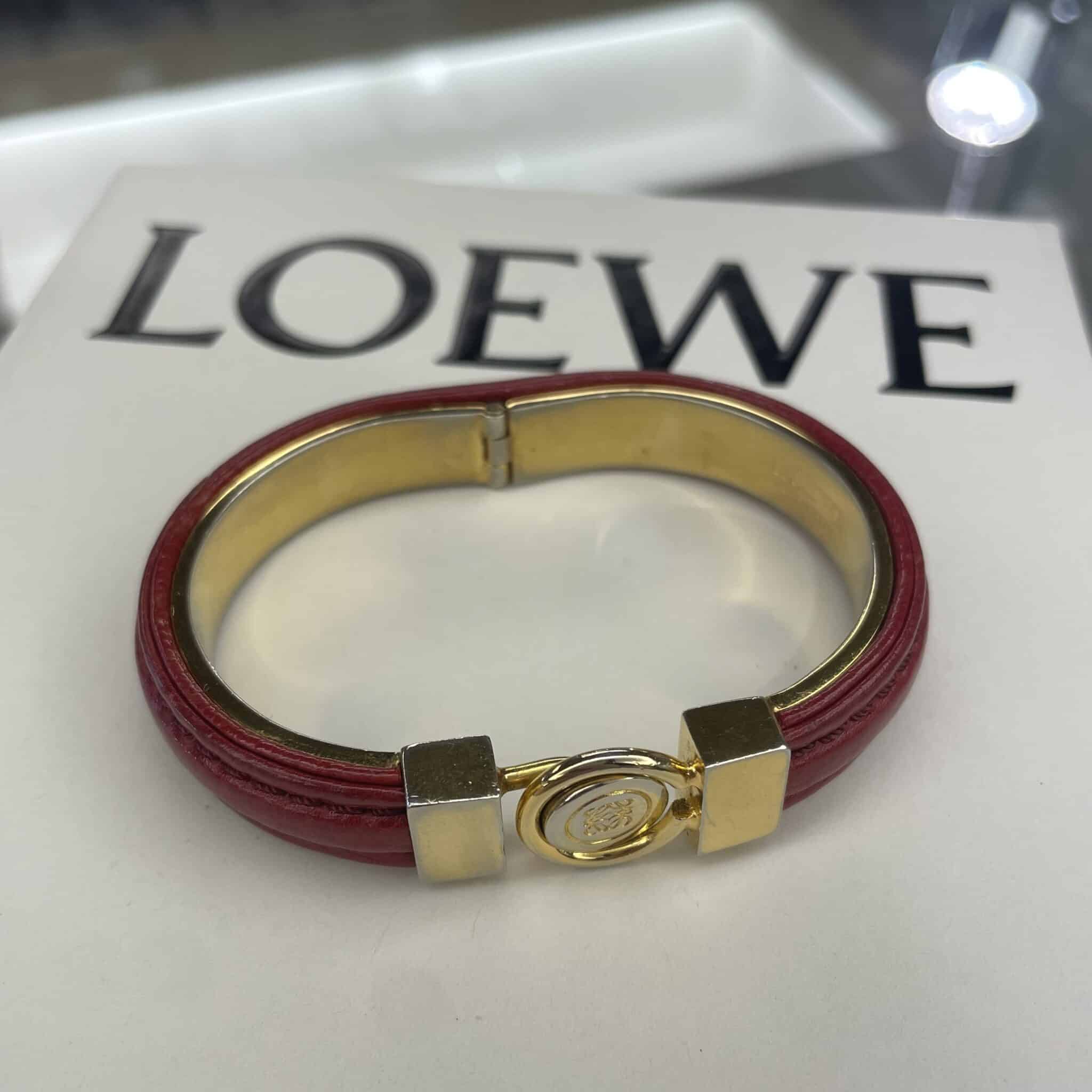 【ブランドジュエリー 販売】秋のファッションのアクセントにもぴったり❤ロエベのブレスレットはいかがですか？