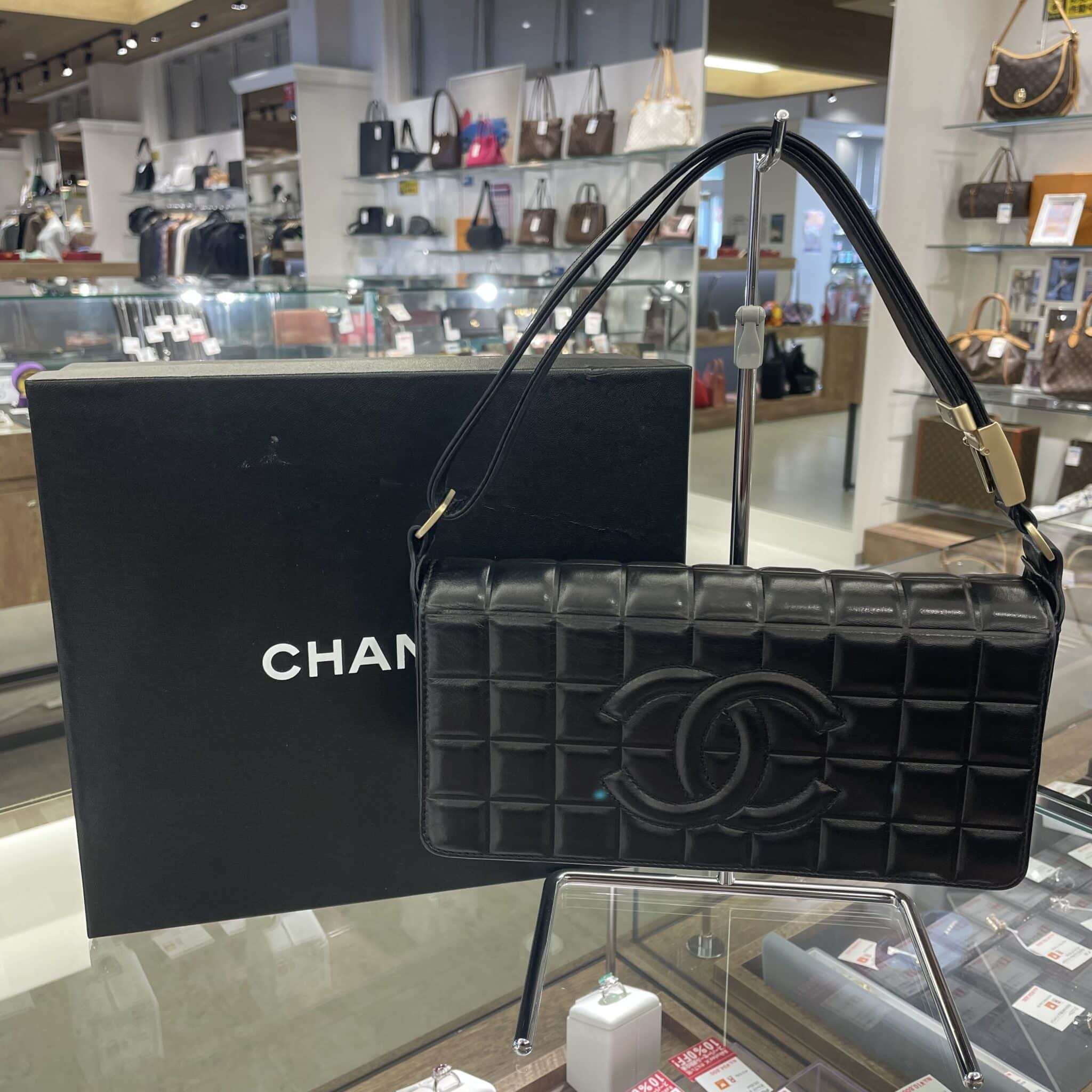 【シャネル 販売】個性的なキルティングが素敵なバッグが入荷しました🍫💕