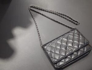 【CHANEL　シャネル　A33814　チェーンウォレット】を盛岡市のお客様よりお買取させていただきました！