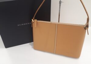 【BURBERRY　バーバリー　レザーショルダーバッグ】を盛岡市のお客様よりお買取させていただきました！