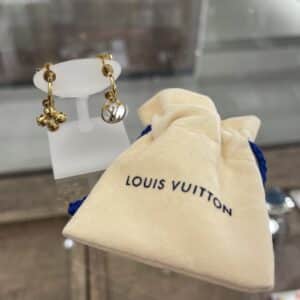 【ルイヴィトン 販売】ゆらゆら揺れる上品なデザインがかわいい💕ブックル ドレイユ・ブルーミングが入荷しました✨