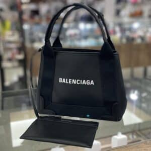 【ブランド 販売】コンパクトなサイズ感が可愛い🖤バレンシアガのカバスXSが入荷しました✨