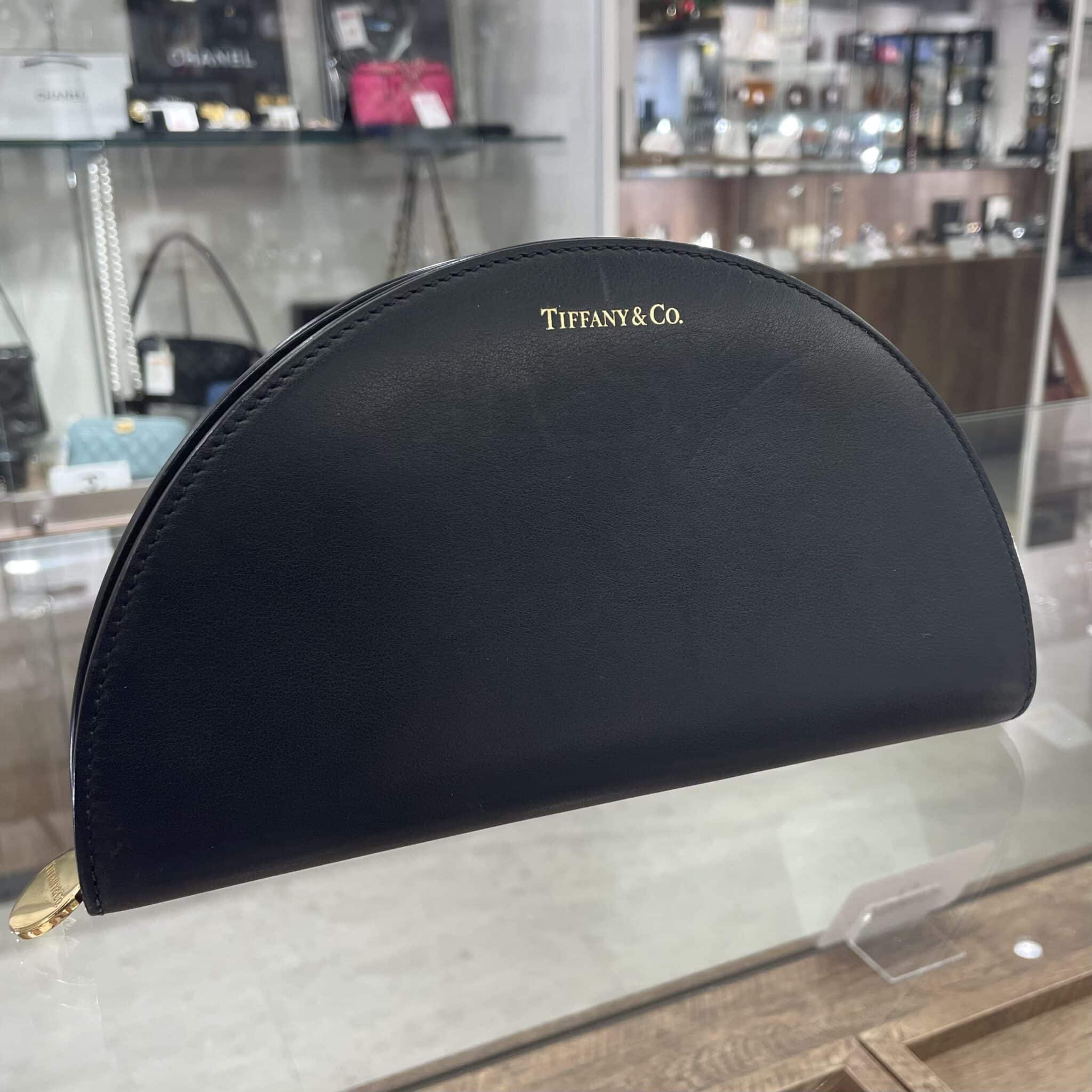 【ティファニー　販売】遊び心あふれるデザインがかわいい🌙ティファニーのハーフムーンウォレットが入荷しました👏👏