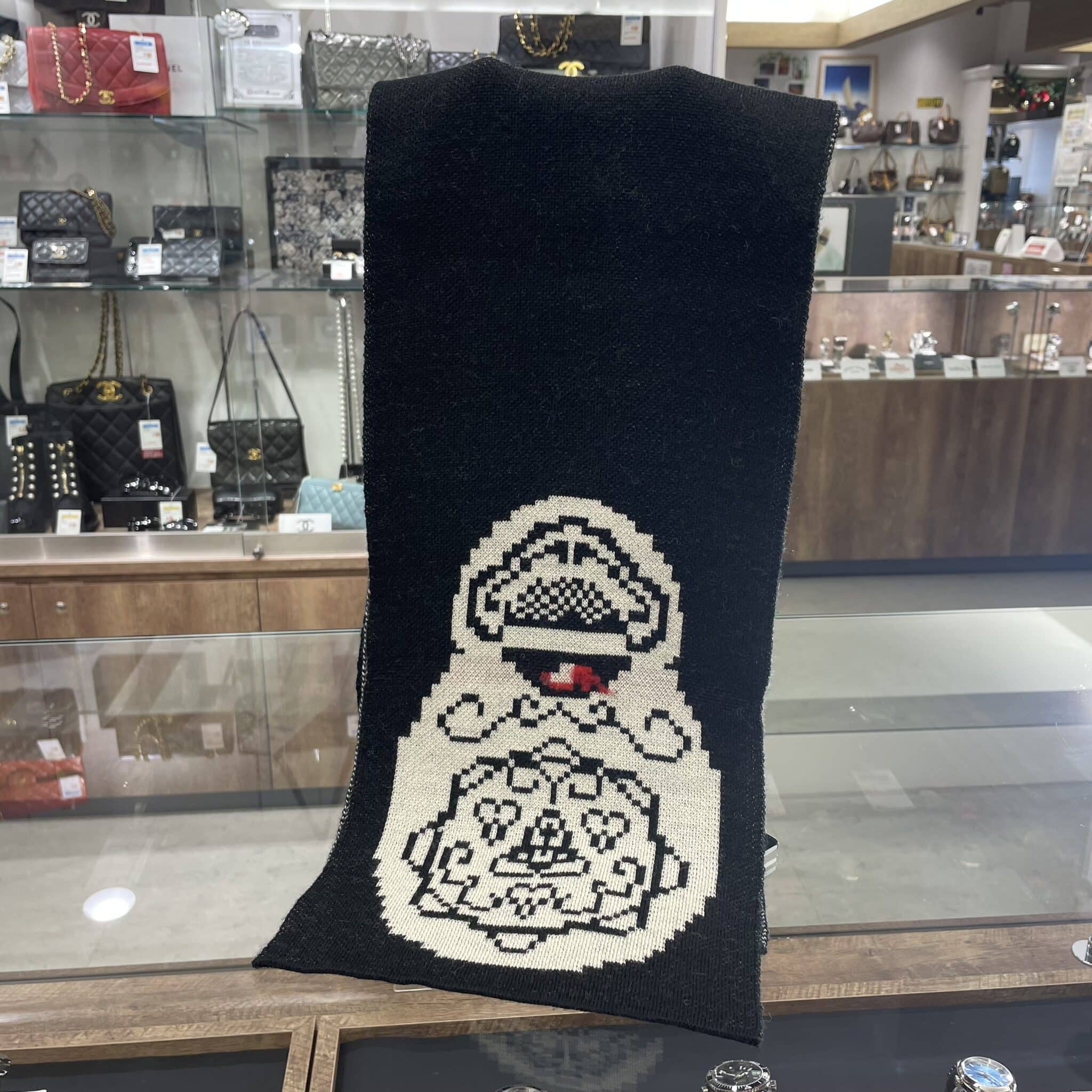 【ブランド 販売】これからの季節にぴったりなヴィヴィアンのマフラーが入荷しました✨