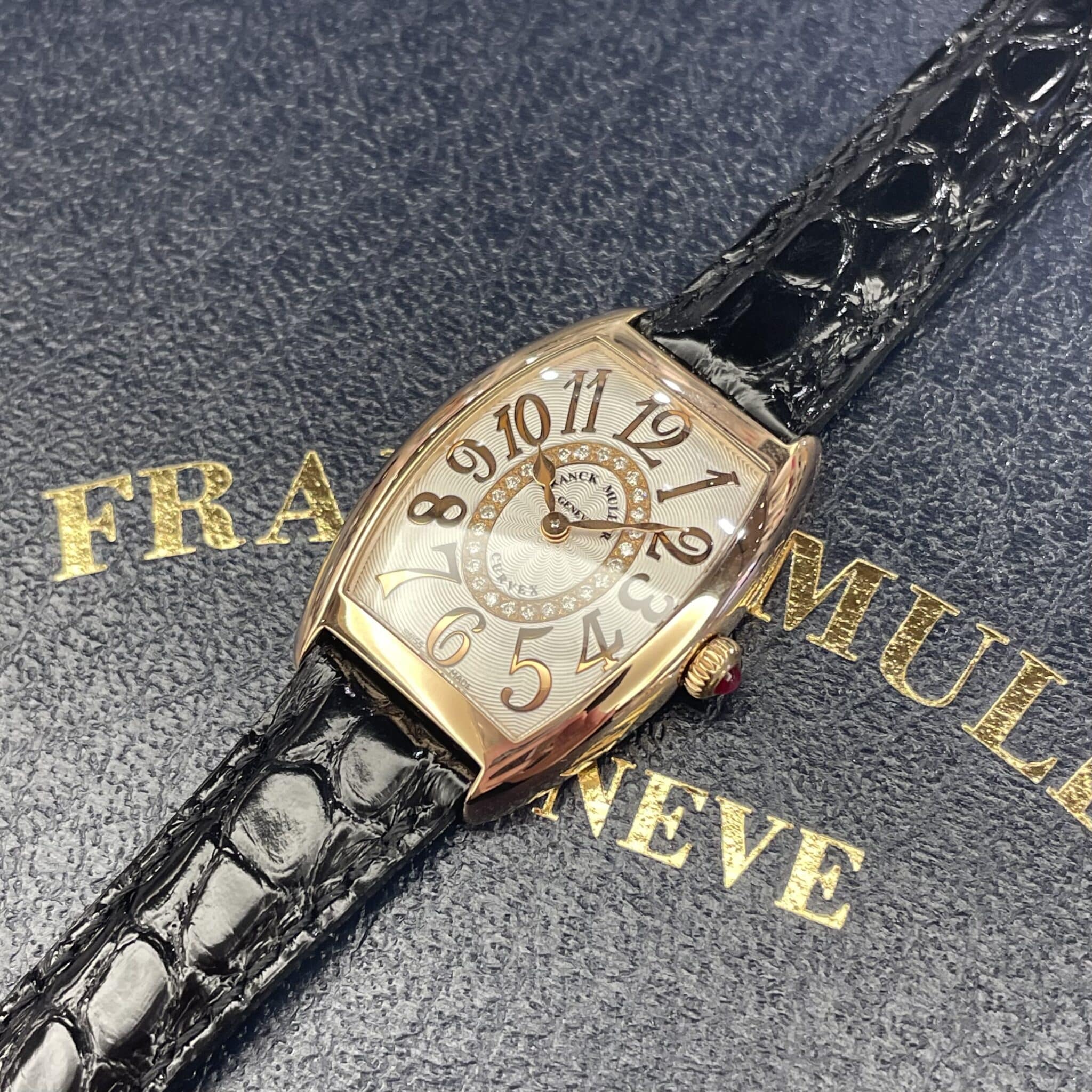 【時計 販売】フランクミュラーの代名詞。トノウカーベックスが印象的な時計が入荷中です✨