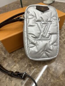 【LOUIS VUITTON ルイヴィトン 】M81716フォンポーチをお買取りさせていただきました！