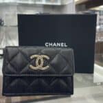 【シャネル 販売】コンパクトなサイズ感が使いやすい👌🖤 スモールフラップウォレットが入荷しました✨