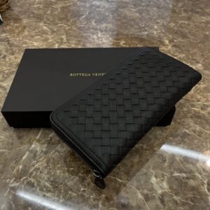 【BOTTEGA VENETA ボッテガヴェネタ 551792 イントレチャート ラウンドファスナー長財布】を盛岡市のお客様よりお買取りさせていただきました！