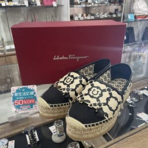 【ブランド 販売】新生活応援フェアでなんと50％OFFに🌸フェラガモ ガンチーニ エスパドリーユ プラットフォーム スリッポンはいかがですか？